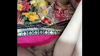 Desi Bhabhi Desa Mandi Kencing Liar Di Alam Terbuka