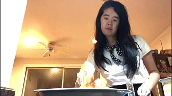 Gadis Remaja China Alexandria Dan Promosi Seksi Yang Menggoda