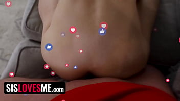 Siaran Langsung Dengan Adik Tiriku Emma Yang Tak Bisa Dikendalikan, Akhirnya Kubenamkan Batangku Di Lubang Pantatnya!
