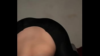 Gadis Arab Berjilbab Berubah Jadi Pelacur Anal, Membuka Lebar Pantat Besarnya Yang Menggoda