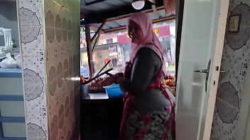Tante Muslim Indonesia Montok Dan Menggoda