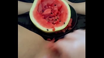 Melon Manis Memperbanyak Orgasme Gadis Arab – Video Panjang Porno Buatan Rumahan 2025 – Amatir Saudi Terbaik – Putih Salju Arab Masturbasi Nganjing – Fetish Makanan Ekstrem – Buah Dalam Memek Sempit Remaja – Cewek Los Angeles Usa