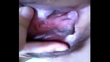 Gadis Tionghoa Mengocok Memek Dengan Jari Dari Jarak Dekat