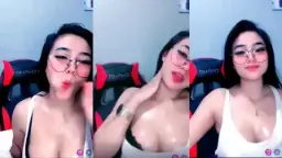 Celupin Kontol Ke Belahan Toket Basah Yang Bikin Sange Abis