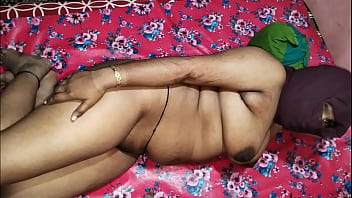 Mama Panas Mengulum Batang Keras Anaknya Demi Melatih Si Bocah Main Game