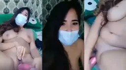 Desahan Menggoda Miss Mozza Saat Mengocok Susunya