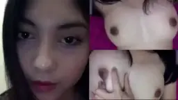 Gadis Seksi Pamer Payudara Montok Buat Pacar Tercinta