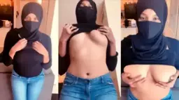 Lis Si Berjilbab Hitam Pamer Payudara Montoknya