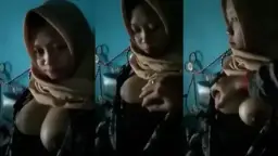 Menggoda Payudara Perawan Berjilbab Yang Menggairahkan