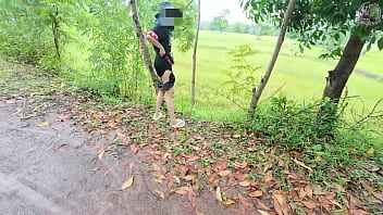 สาวไทยโชว์หีริมทาง เสียงไทยแท้ชัดเจน