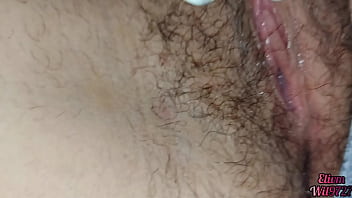 Adik Tiriku Yang Seksi Dalam Spandex Memamerkan Kemolekannya Padaku