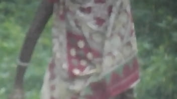 Gadis India Mengencingi Dengan Liar