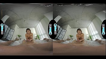 Gadis Pijat Asia Di Wetvr Mahir Teknik Susu Spesial Dalam Vr