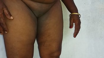 Wanita Tamil Telugu Kannada Malayalam Hindi Yang Nakal, Vanitha, Memakai Saree Biru, Memamerkan Payudara Besar Dan Memastikan Pussy-nya Mulus, Meremas Payudara Dan Menggosok Pussy Hingga Klimaks