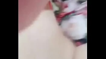 Gadis Tionghoa Berpose Seksi Dengan Timer Kamera