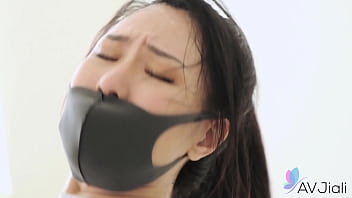 Gadis Tionghoa Berambut Cokelat Panas Yi Ruo Bergairah Dalam Aksi Bercinta Liar Yang Tak Terkendali.