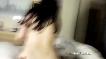 Ling Si Pemalu Dari Asianhunter.club Digencet Dari Belakang Sambil Pantatnya Ditampar