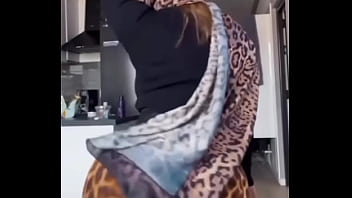 Gadis Arab Yang Menggoda