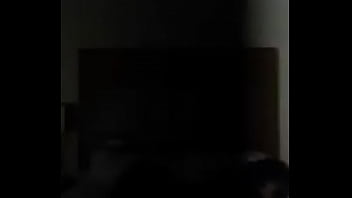 Gadis Oriental Tersesat Di Kamar Gelap, Menari Telanjang Dengan Nafsu Membara