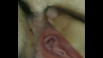 Tawanan Tionghoa Memamerkan Vagina Perawan Yang Menggoda