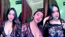 Naya Menggoda Dengan Lidah Panasnya Yang Menggairahkan