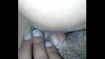 Gadis India Yang Menggoda Dengan Lekuk Tubuh Memukau