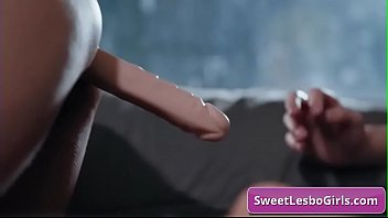 Pasangan Lesbian Seksi Kenzie Taylor Dan Avi Love Beraksi Keras Dengan Dildo Ganda Demi Klimaks Yang Mengguncang