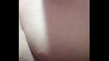 Bathroom Mein Ek Aurat Ki Aawaazein, Pyaas Bujhane Ka Mazedaar Anubhav