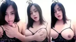 Dinda Si Montok Dengan Payudara Besar Dan Cantik Yang Menggoda