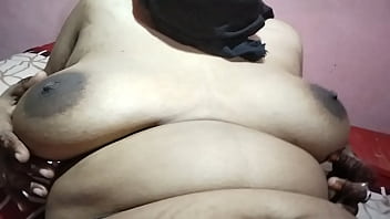 Pertama Kali Bikin Video – Gadis India Yang Menggoda