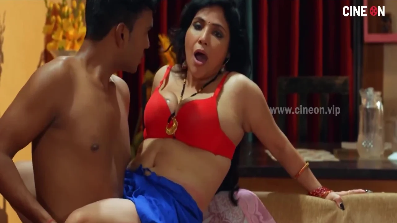 Tadap 2024: Adegan Panas Dan Mesra Di Episode Pertama Web Series Hindi