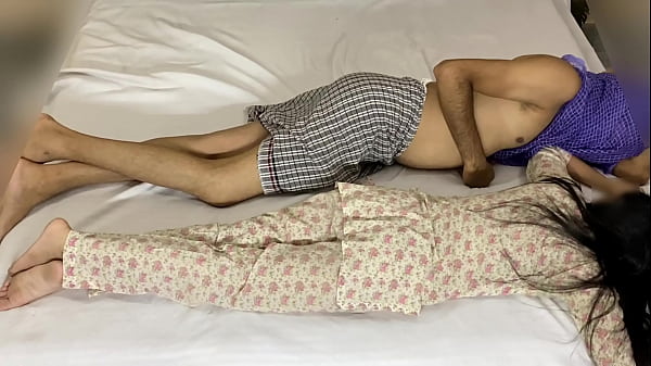 Mertua Dan Aku Berbagi Ranjang, Bergumul Dalam Nafas Panas Sepanjang Malam