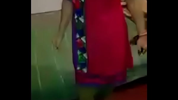Mertua Desi Yang Menggoda Di Ranjang Sendiri