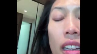 Gadis Tiongkok Yang Haus Perhatian Dan Tubuhnya Menggoda