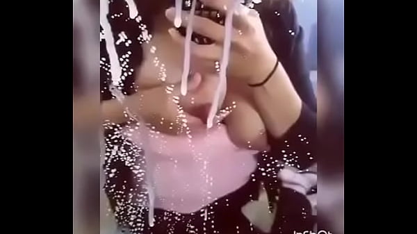 Susu Montok Tante Desi Menggoda
