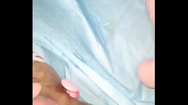 Gadis Tionghoa Merangsang Diri Hingga Memuncak, Lubang-lubangnya Dipenuhi Dan Mengucur Deras