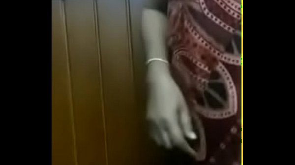 Bibir Bergetar, Payudara Besar Tante India Terkeras Dan Terbuka