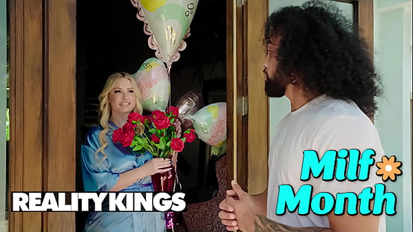 Jenna Starr Yang Bergairah Merayakan Hari Ibu Dengan James Yang Siap Memuaskan Dahaganya – Reality Kings
