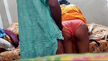 Desi Bhabhi Digoyang Keras Dari Belakang Dalam Gaya Doggy