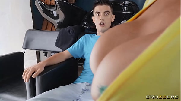 Tukang Cukur Yang Bisa Kasih Layanan Ekstra / Brazzers / Unduh Lengkap Di Https://zzfull.com/clie