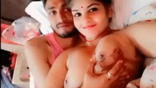 Pasangan Baru Merekam Momen Panas Bercinta Di Ranjang Saat Bulan Madu