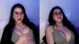 Selebgram Toge Yang Seperti Malaikat Tapi Setan, Mendesah Penuh Kenikmatan
