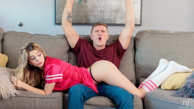 Sentuhan Di Sini Menangkan Permainan Bersama Molly Little Dan Oliver Flynn