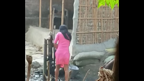 Adik Desi Mandi Dengan Goyang Menggoda
