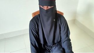 Gadis Berhijab Menggoda Di Kamarku, Siap Dipuaskan