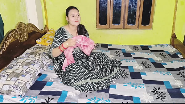 Ibu Tiri Desi Yang Bergairah Menggoda Anak Tirinya Dengan Penuh Nafsu