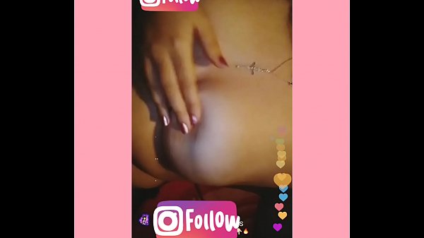 Mamerkan Payudara Di Siaran Langsung Instagram