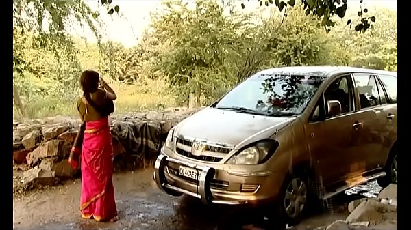 Bhabhi Desa India Mandi Mobil Basah Kuyup…{ade