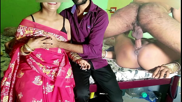 बायोलॉजी ट्यूटर ने अकेले में छात्र की सौतेली माँ के साथ गर्म मुलाकात की