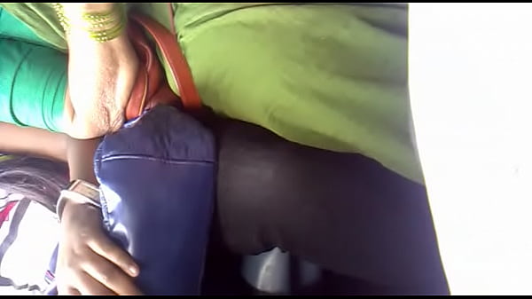 Desi Pantat Montok Dan Menggoda 2
